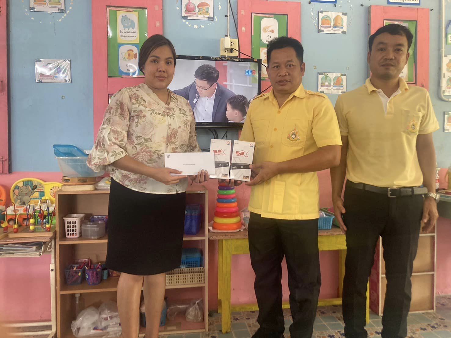 ติดตั้ง จานดาวเทียม DLTV พร้อมกล่องรับสัณญาณ ณ โรงเรียนบ้านน้ำหมีใหญ่ โรงเรียนบ้านเหล่า โรงเรียนบ้านชำตก โรงเรียนบ้านเต่าไหเหนือ โรงเรียนวัดบ้านขอม โรงเรียนบ้านท้ายน้ำ